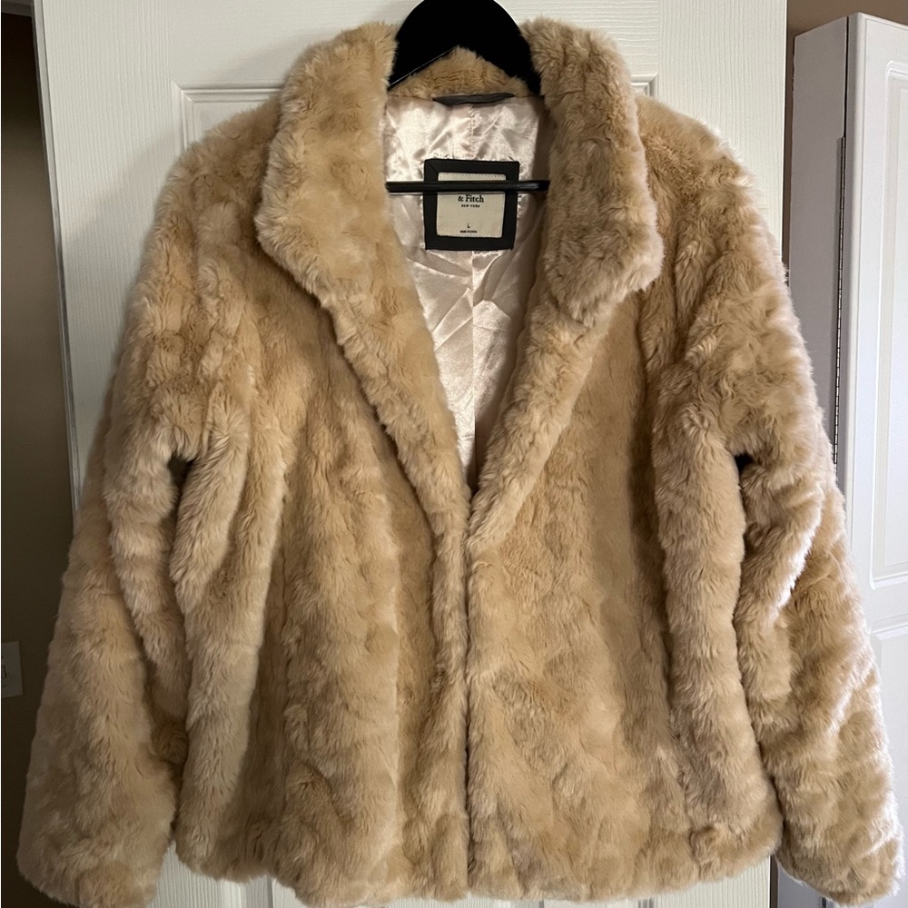 Abercrombie & Fitch Women’s Faux Fur Coat
